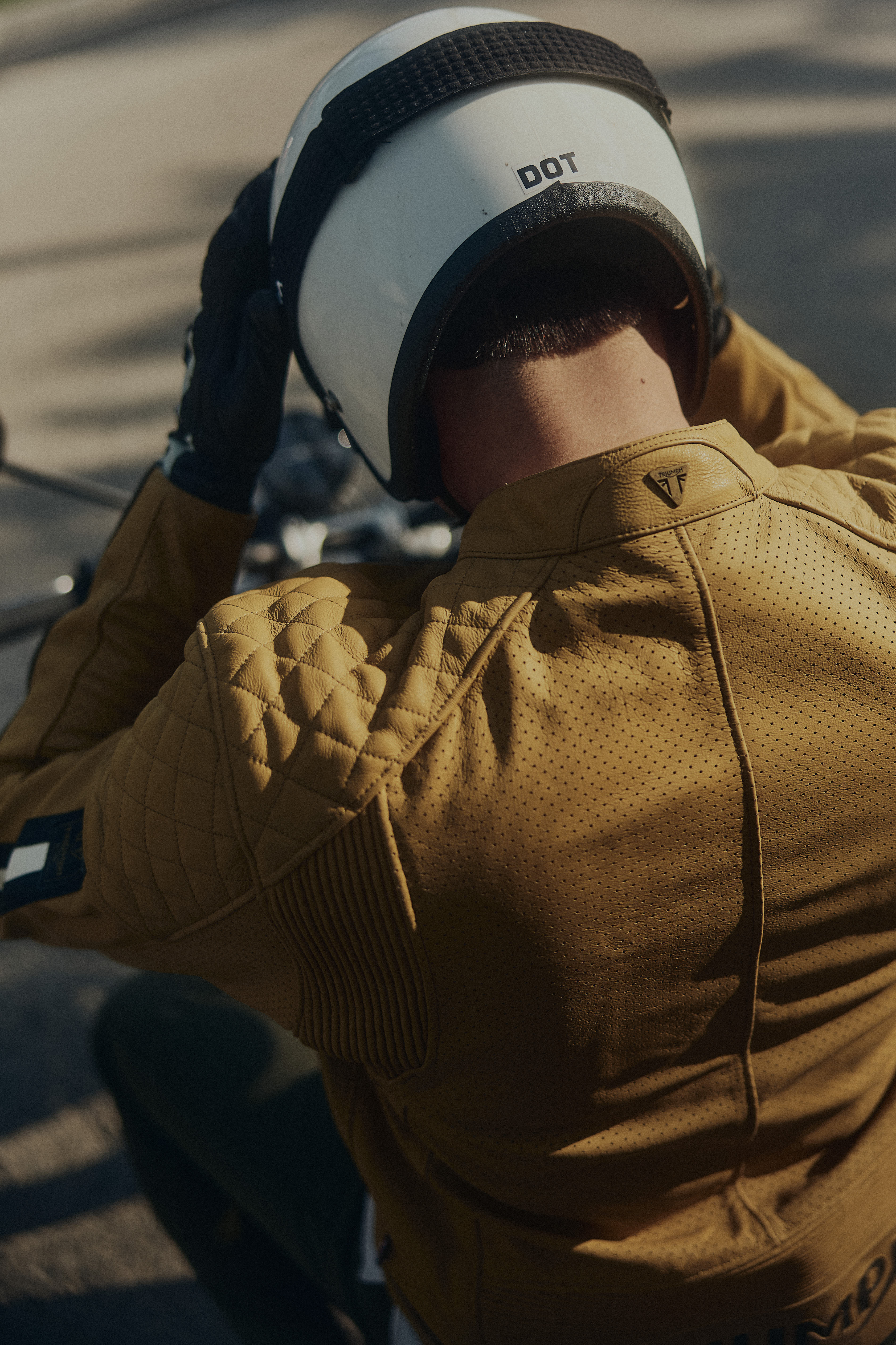 MLES24006 lifestyle 00002_MLES24006_CLO_MODERN_CLASSIC_LOCATION_2026_TriumphMotorcycles_2026Apparel_JH__U7A3241