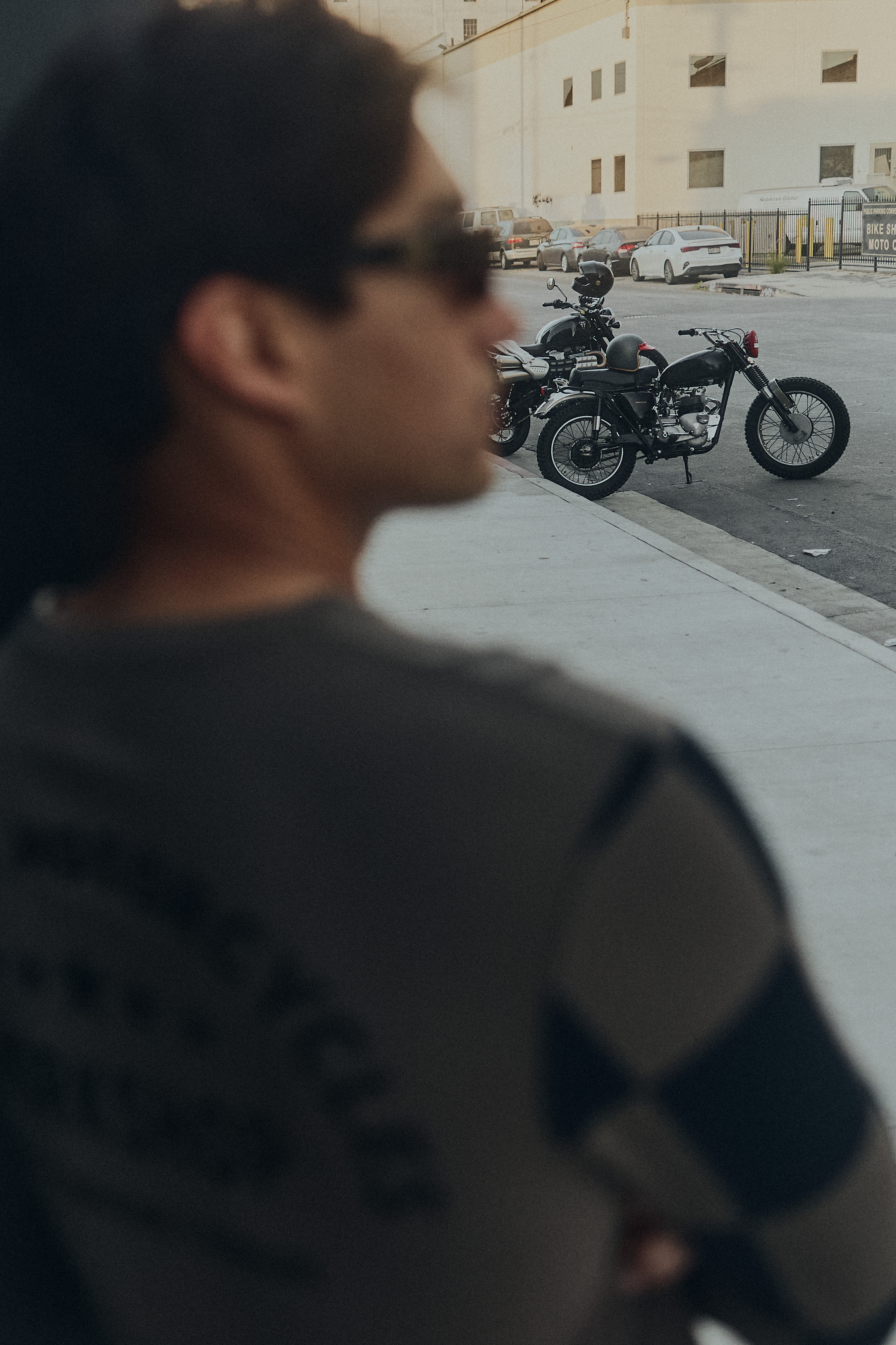 MTLS26241 lifestyle 00002_MTLS26241_CLO_MODERN_CLASSIC_LOCATION_2026_TriumphMotorcycles_2026Apparel_JH__U7A4552